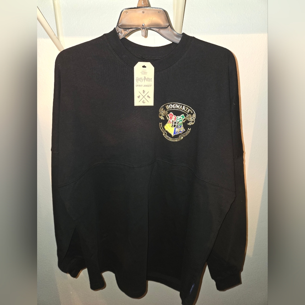 NWT Wizarding World Black Hogwarts Crest Harry Potter Spirit Jersey